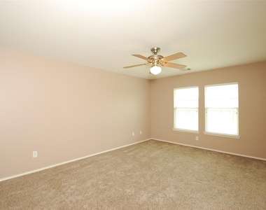 4711 Buescher Court - Photo Thumbnail 8