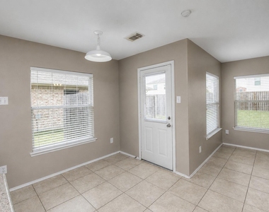 4711 Buescher Court - Photo Thumbnail 4