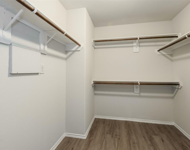 436 Upper Creek Drive - Photo Thumbnail 7
