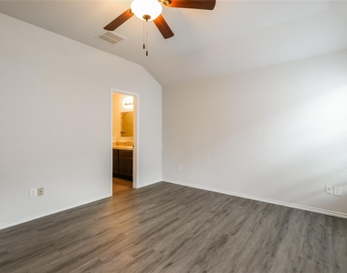 436 Upper Creek Drive - Photo Thumbnail 5
