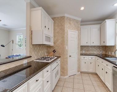 1706 Tuam Street - Photo Thumbnail 9