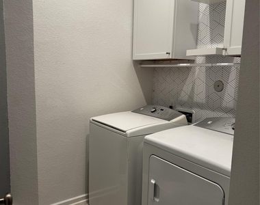4594 Silver Moon Drive - Photo Thumbnail 14
