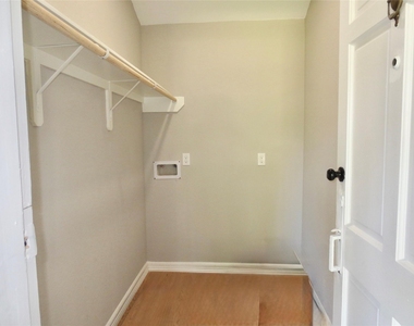2722 Parker Road - Photo Thumbnail 11