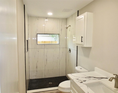 2722 Parker Road - Photo Thumbnail 5
