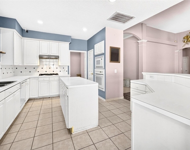 11214 Hillside Glen Trail - Photo Thumbnail 13