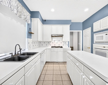 11214 Hillside Glen Trail - Photo Thumbnail 15