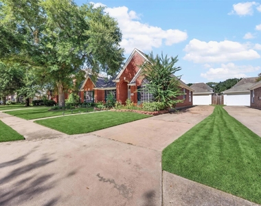 11214 Hillside Glen Trail - Photo Thumbnail 6