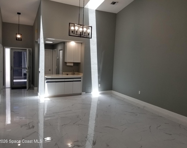 3685 Oakhill Drive - Photo Thumbnail 3