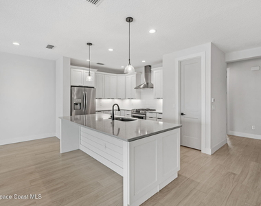 223 6th Avenue - Photo Thumbnail 16