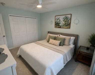925 Palm Springs Boulevard - Photo Thumbnail 13