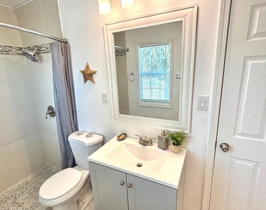 925 Palm Springs Boulevard - Photo Thumbnail 17