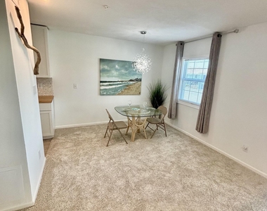 925 Palm Springs Boulevard - Photo Thumbnail 7