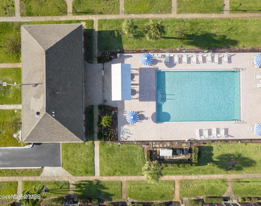 925 Palm Springs Boulevard - Photo Thumbnail 22