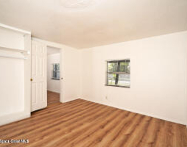 2575 1st Avenue Ne - Photo Thumbnail 6
