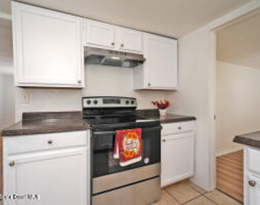 2575 1st Avenue Ne - Photo Thumbnail 5