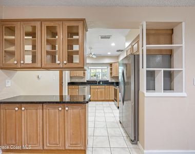 138 W Pasco Lane - Photo Thumbnail 4