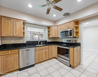 138 W Pasco Lane - Photo Thumbnail 2