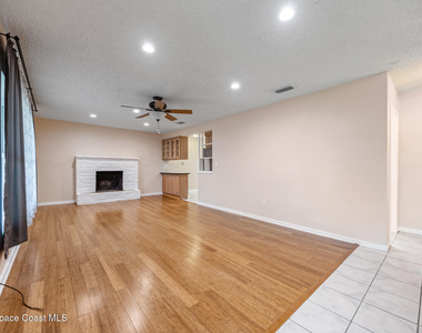 138 W Pasco Lane - Photo Thumbnail 6