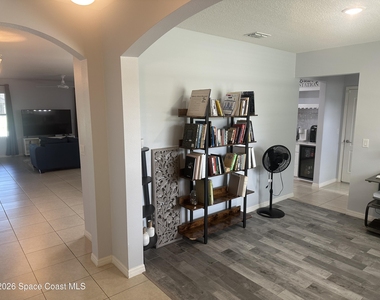 1133 Morgan Circle Ne - Photo Thumbnail 2