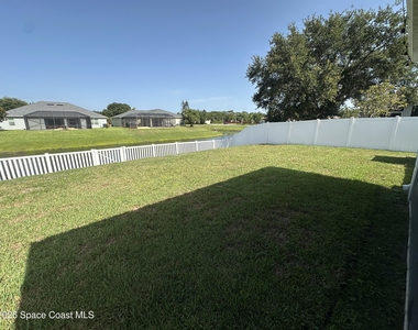 1133 Morgan Circle Ne - Photo Thumbnail 16