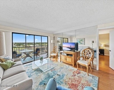 500 Palm Springs Boulevard - Photo Thumbnail 2