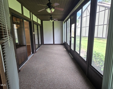 816 Greenwood Manor Circle - Photo Thumbnail 37