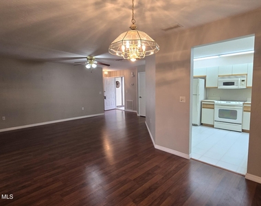816 Greenwood Manor Circle - Photo Thumbnail 28