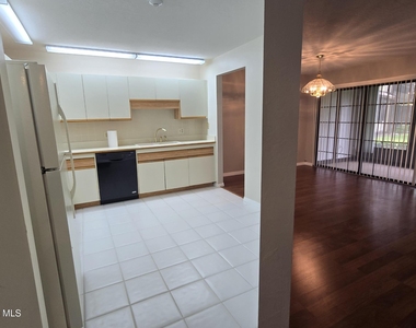 816 Greenwood Manor Circle - Photo Thumbnail 14
