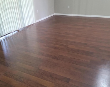 816 Greenwood Manor Circle - Photo Thumbnail 19