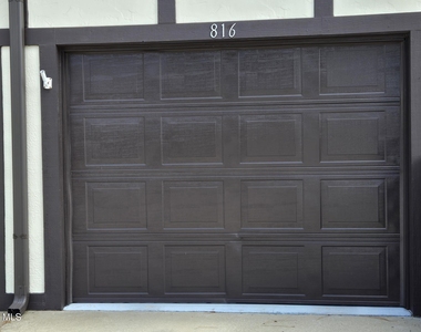 816 Greenwood Manor Circle - Photo Thumbnail 8