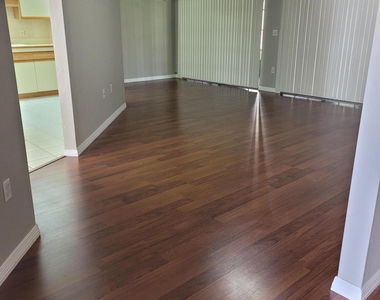 816 Greenwood Manor Circle - Photo Thumbnail 18
