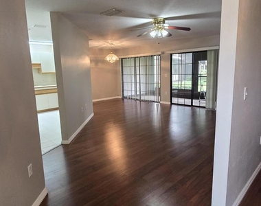 816 Greenwood Manor Circle - Photo Thumbnail 24