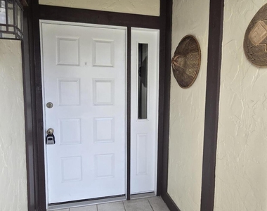 816 Greenwood Manor Circle - Photo Thumbnail 9