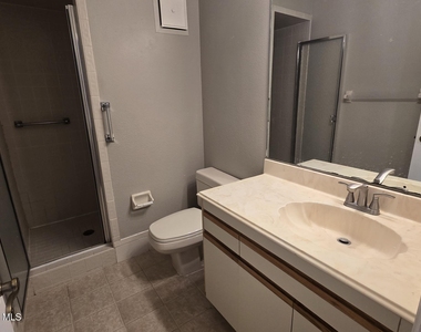 816 Greenwood Manor Circle - Photo Thumbnail 45