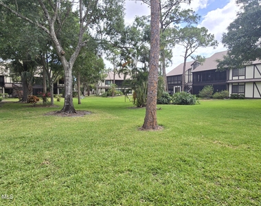 816 Greenwood Manor Circle - Photo Thumbnail 30