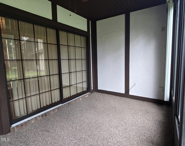816 Greenwood Manor Circle - Photo Thumbnail 33