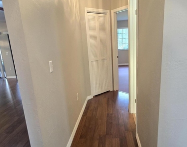 816 Greenwood Manor Circle - Photo Thumbnail 42