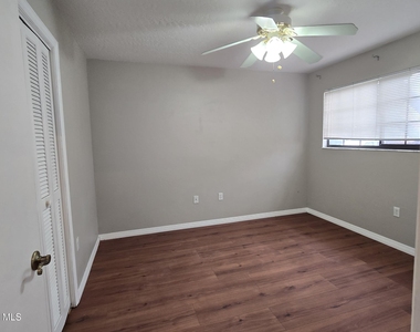 816 Greenwood Manor Circle - Photo Thumbnail 41