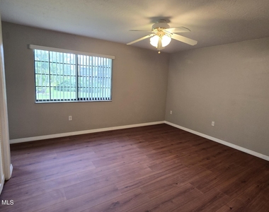 816 Greenwood Manor Circle - Photo Thumbnail 43