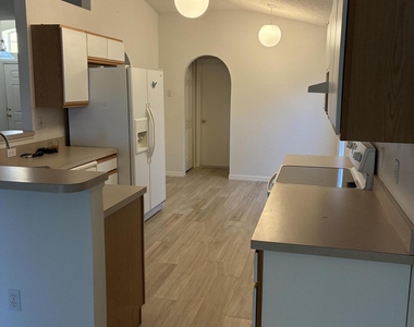 1776 Vista Lake Circle - Photo Thumbnail 5