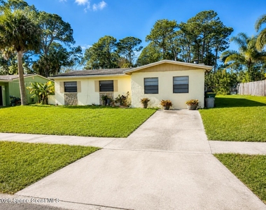 1070 Lee Avenue - Photo Thumbnail 10