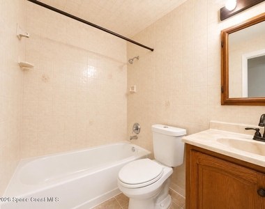 1070 Lee Avenue - Photo Thumbnail 5
