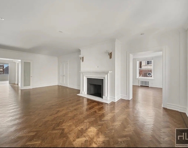East 80th Street - Photo Thumbnail 2