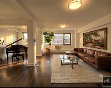 East 69 Street - Photo Thumbnail 2