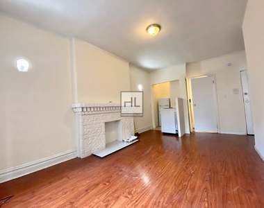 West 26th Street - Photo Thumbnail 1