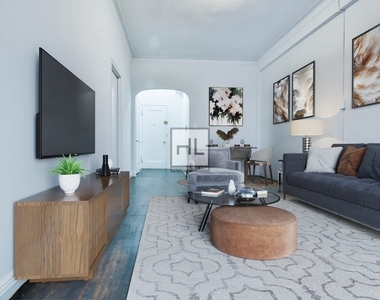 East 85th Street - Photo Thumbnail 3