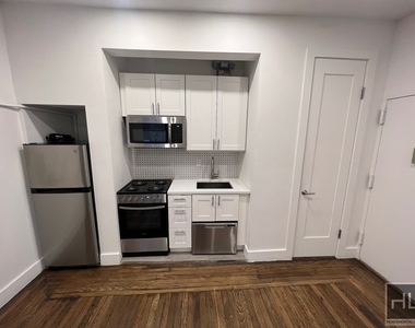 Tiemann Place - Photo Thumbnail 4