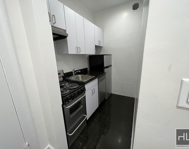 West 73rd Street - Photo Thumbnail 2