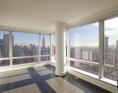 10th Avenue - Photo Thumbnail 1