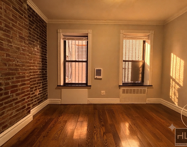 West 53 Street - Photo Thumbnail 1